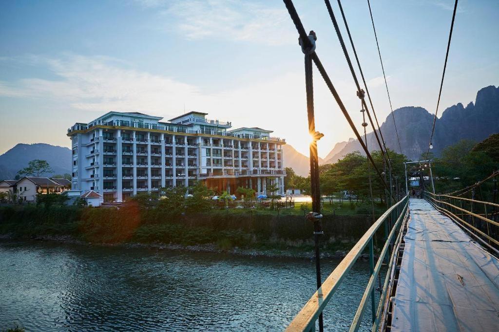 Thavisouk Riverside Hotel Ванг-Виенг Экстерьер фото